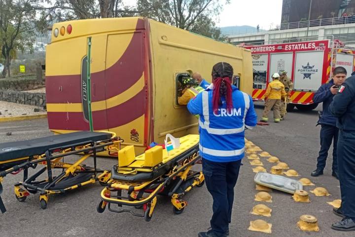 Brinda CRUM atención a lesionados tras accidente de camión en Morelia: SSM