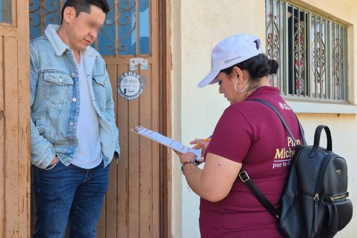 Continúan visitas casa por casa del Plan Michoacán: Roberto Pantoja