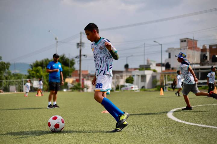 Escuelas de fútbol del DIF Morelia abren inscripciones