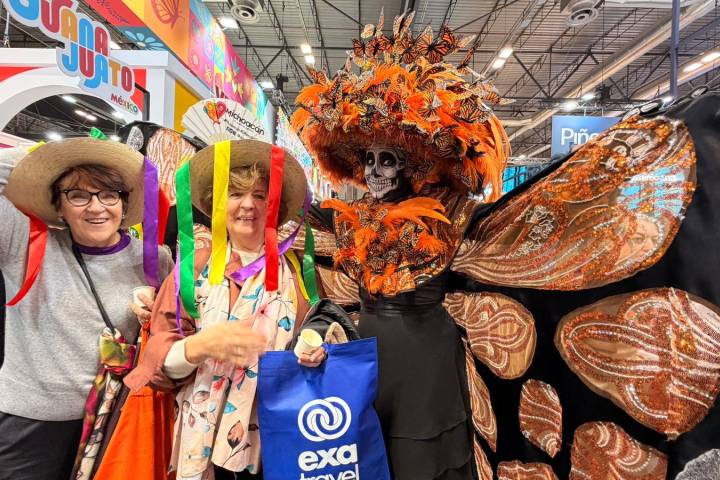 Catrina Monarca de la Sectur enamora al turismo europeo en la Fitur 2026