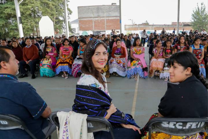 SEE y FCE llevarán gira del Librobús por la Meseta Purépecha: Gabriela Molina
