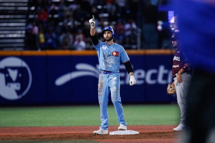 Charros a uno del título
