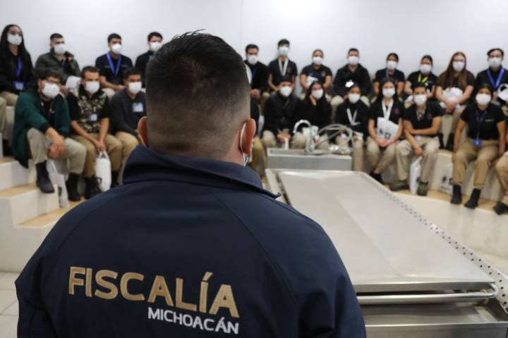 Estudiantes del Centro Universitario Animaxe de las Américas visitan la Fiscalía