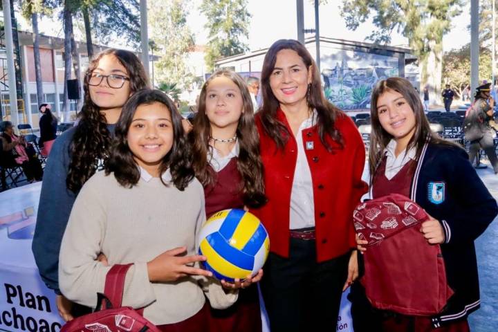 Jalo a estudiar llega a más de 32 mil alumnos de Morelia y Álvaro Obregón: Gabriela Molina