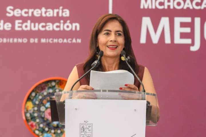Universidad Rosario Castellanos permite retomar estudios: Gabriela Molina