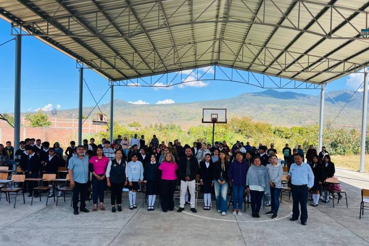 CJIM Zamora impulsa la prevención del delito y acerca sus servicios a estudiantes de Chilchota