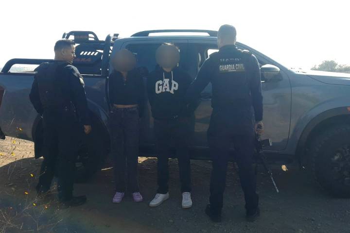 Caen dos personas en Charo con pistola y vehículo robado tras operativo de la GC