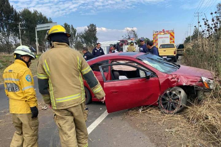 Se registra accidente automovilístico en la Morelia-Pátzcuaro; adulto mayor queda herido