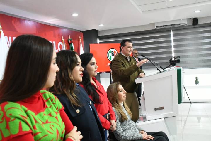 Tren Interurbano, proyecto priista saboteado 10 años por Morena: Memo Valencia