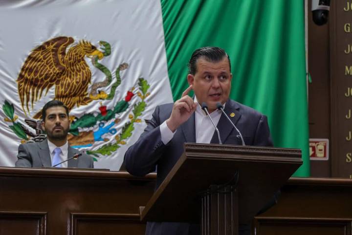 Propone Memo Valencia equipar con extintores todas las patrullas de Michoacán para apoyar en incendios