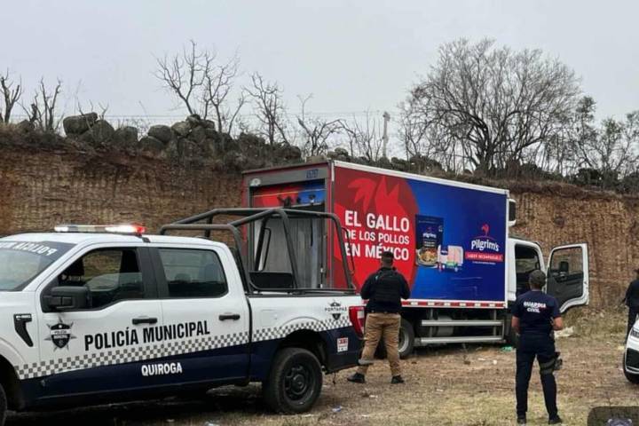 Policías de Quiroga recuperan camión robado