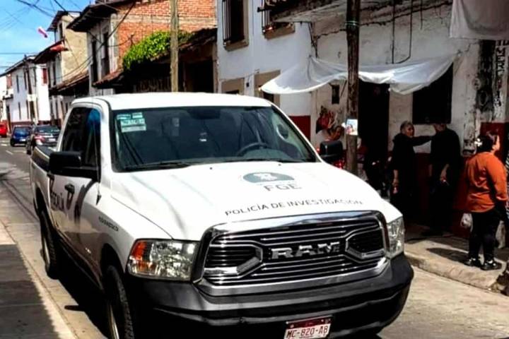 Adulto mayor muere en la vía pública del centro de Pátzcuaro