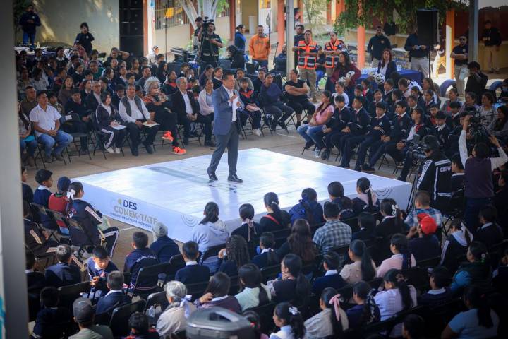 Internet no es el futuro; es el presente, y exige responsabilidad: Carlos Torres Piña