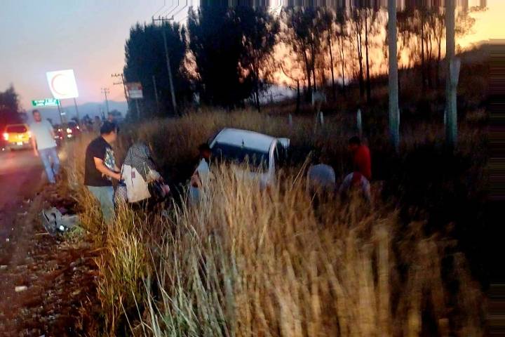 Aparatoso choque múltiple en la carretera Morelia – Pátzcuaro
