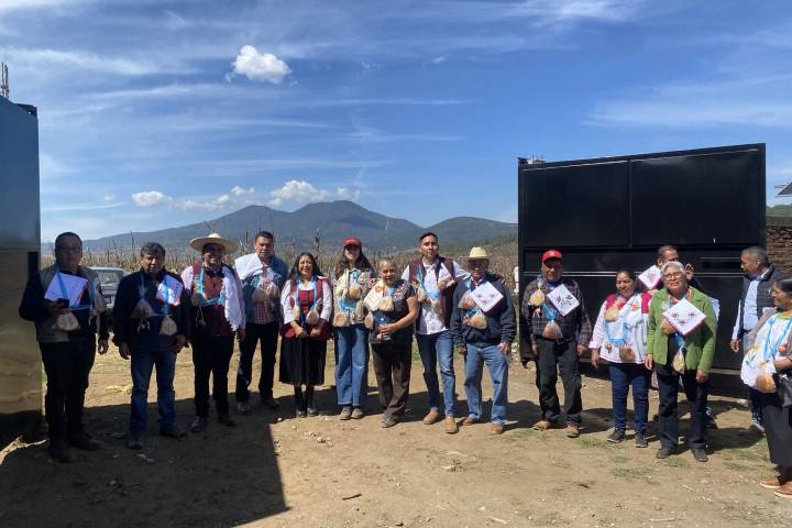Inauguran páneles solares en Cherán