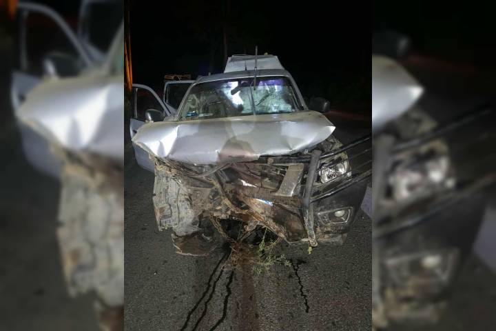 Dos fallecidas y tres heridos al caer camioneta a barranco en la carretera Opopeo-Tacámbaro