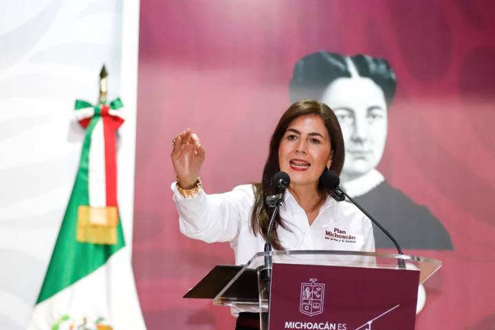 Gabriela Molina impulsa la transformación educativa a favor de 92 mil alumnos en Uruapan