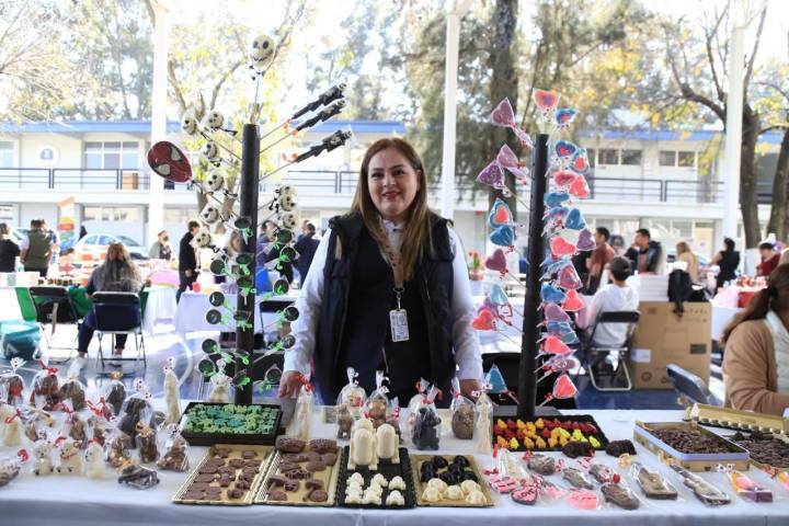 Impulsa FGE bazar interno para fortalecer emprendimientos del personal