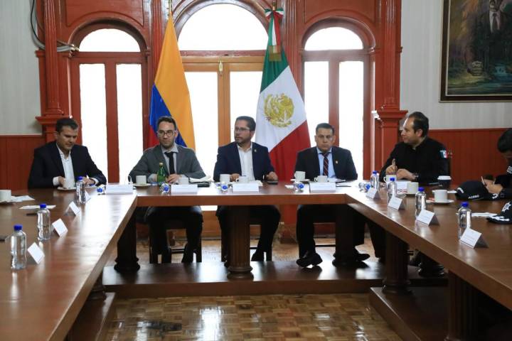 Fortalece FGE coordinación con autoridades estatales y consulado colombiano para la búsqueda de personas