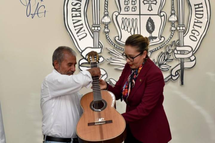 Licenciatura en Guitarrería, una realidad en administración de Yarabí Ávila