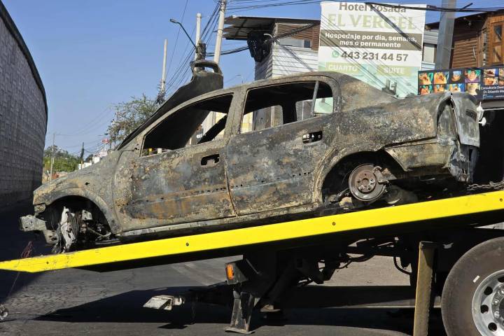 Queman otro vehículo en Morelia; ahora salida a Pátzcuaro