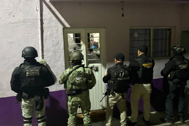 En cateo, asegura FGE narcótico y detiene a una mujer