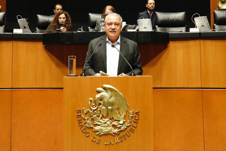 Senado aprueba por unanimidad reforma de Raúl Morón para transformar las bibliotecas en espacios incluyentes y plurilingües