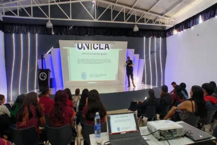En UNICLA Zitácuaro, FGE impulsa la prevención de delitos cibernéticos