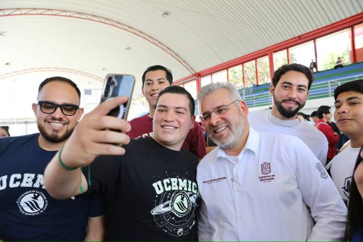 Más de 36 mil estudiantes ya se registraron al Programa Data de internet gratuito: Bedolla