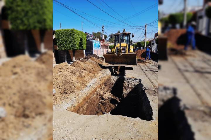 Adolfo Torres supervisa trabajos de reparación de drenaje en la colonia Nueva Chapultepec