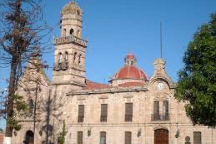 Nuevamente, autoridad de la UMSNH violenta derechos laborales