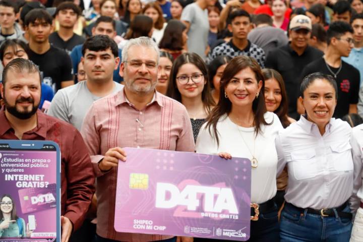 La paz se construye desde las aulas para 20 mil estudiantes de Apatzingán: Gabriela Molina