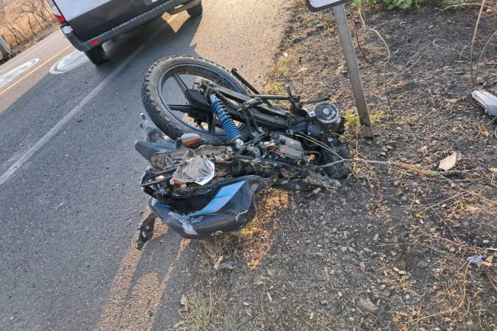 Motociclista pierde la vida tras choque en la carretera Huetamo-Riva Palacio
