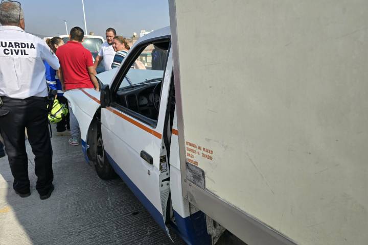 Se registra carambola vehicular en el Puente Eréndira, frente la Central de Abastos de Morelia
