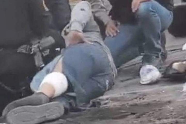 Peatón es atropellado y se registra carambola de cinco vehículos en la salida a Charo, en Morelia