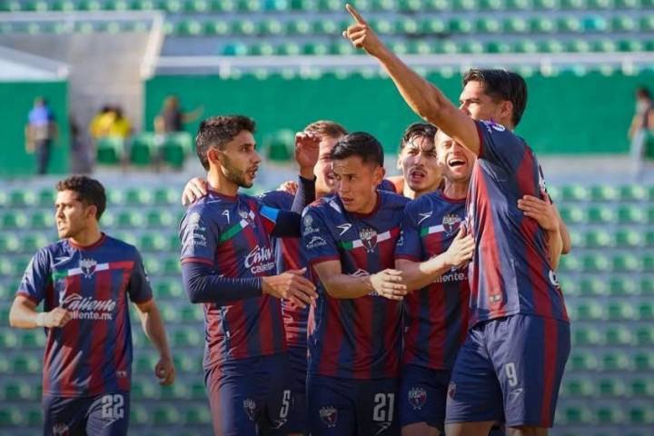 Cabalgar el Potro en el "Coruco" Díaz