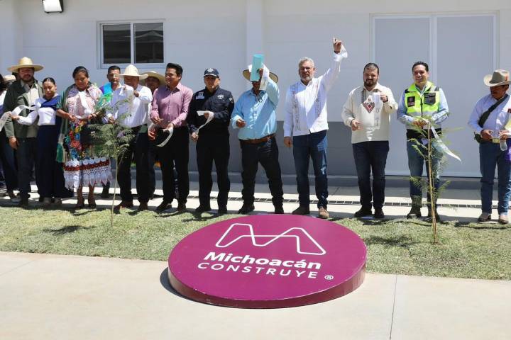 Inaugura Bedolla Cuartel Kuarichas para reforzar la seguridad en la Meseta Purépecha