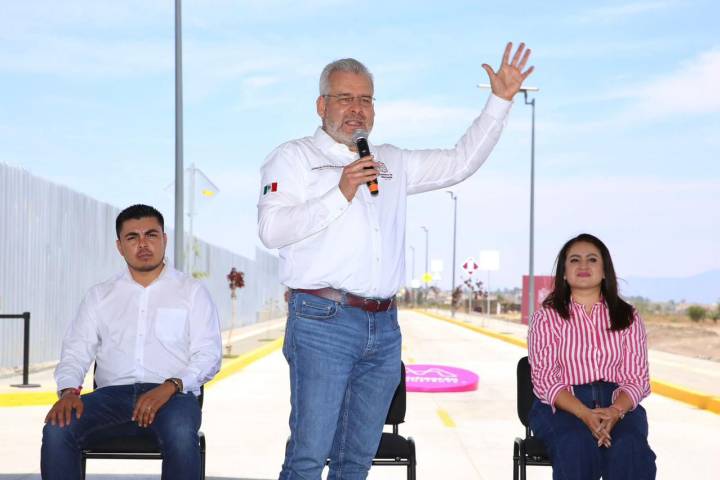 Inaugura Bedolla acceso digno y seguro a la Universidad Tecnológica del Oriente