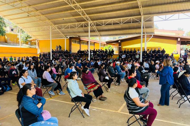 En comunidad de autogobierno de La Cantera, FGE fortalece la prevención de la violencia de género y los delitos cibernéticos