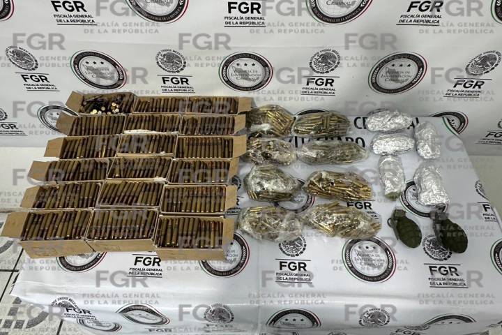 FGR Y SSPC aseguran granadas de fragmentación y cartuchos en autobús de pasajeros