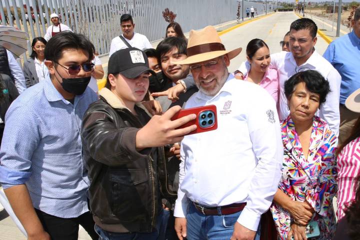 Hoy inicia pago de la Beca Gertrudis Bocanegra para universitarios: Bedolla