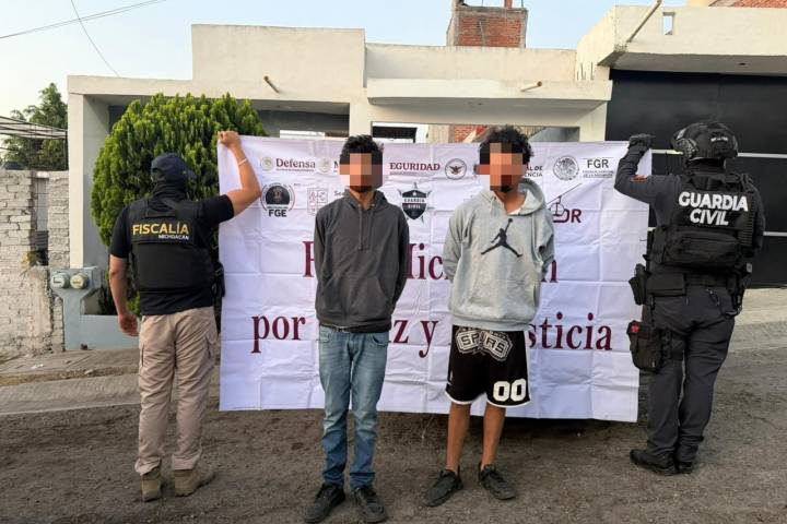 Aseguradas 3 personas, droga, armas y vehículos en región Morelia: SSP