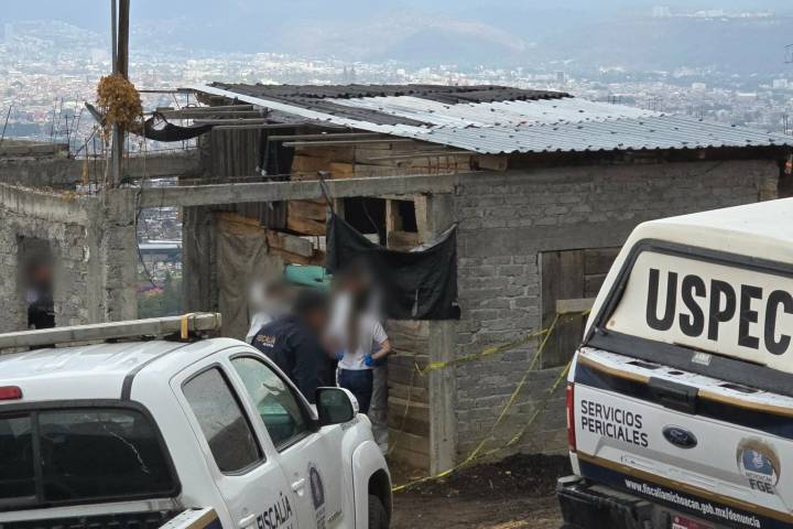 Hallan cadáver de mujer semienterrado en domicilio de la colonia Ampliación Leandro Valle