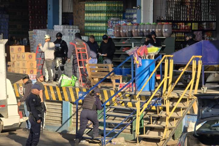 Empleado de abarrotera es baleado al resistirse a asalto en Zamora