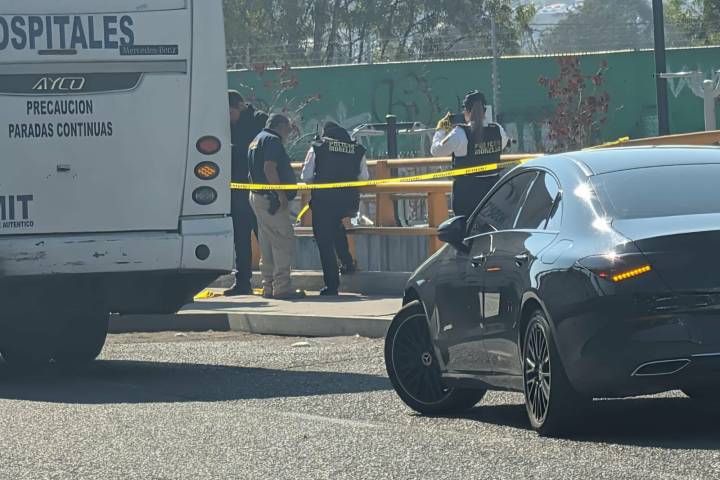 Adulto mayor muere en la ambulancia que los canalizaba a un hospital de Ciudad Salud