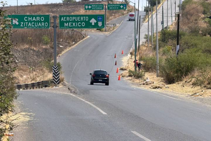 Gobierno de Alfonso Martínez implementa jornada de limpieza en salida a Charo