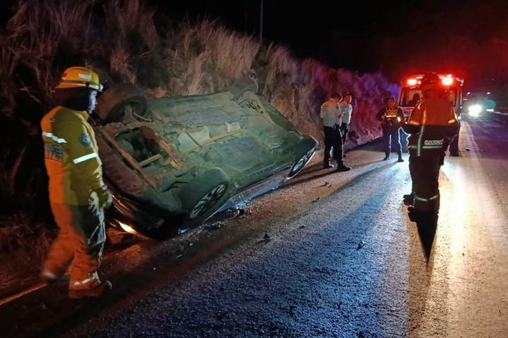 Vuelca auto en la Morelia-Pátzcuaro; hay un lesionado
