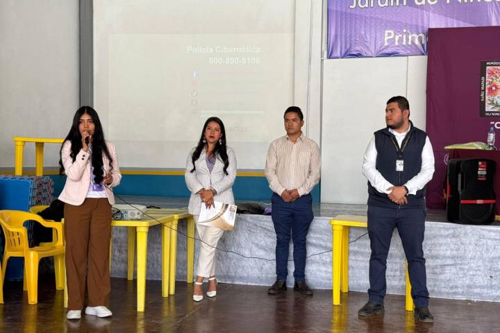 Fiscalía General promueve el uso seguro de redes sociales a 130 estudiantes de la Universidad Intercultural Indígena de Michoacán