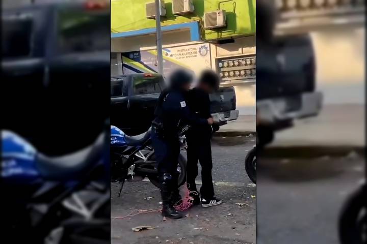 Alumno asesino a dos maestras en preparatoria de Lázaro Cárdenas; fue detenido en el lugar
