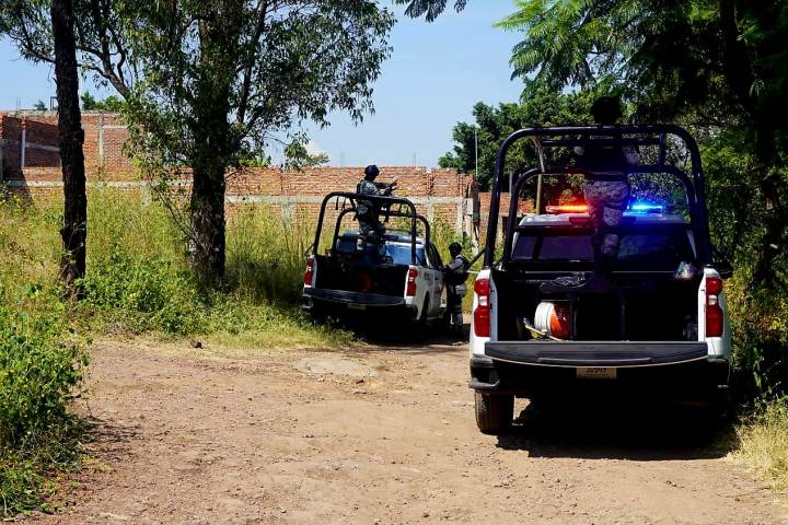 Hallan cuerpo calcinado y semienterrado en Jacona